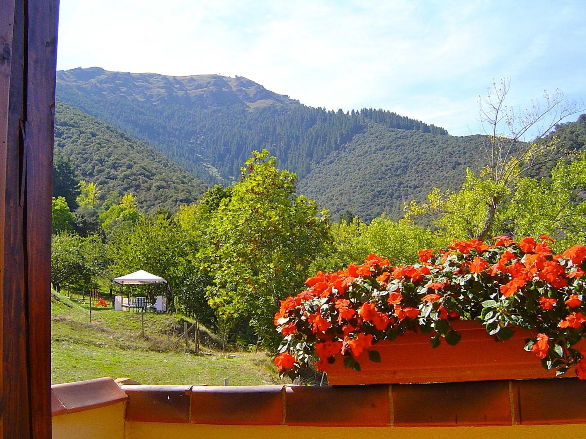 Posada El Bosque Mieses Екстер'єр фото